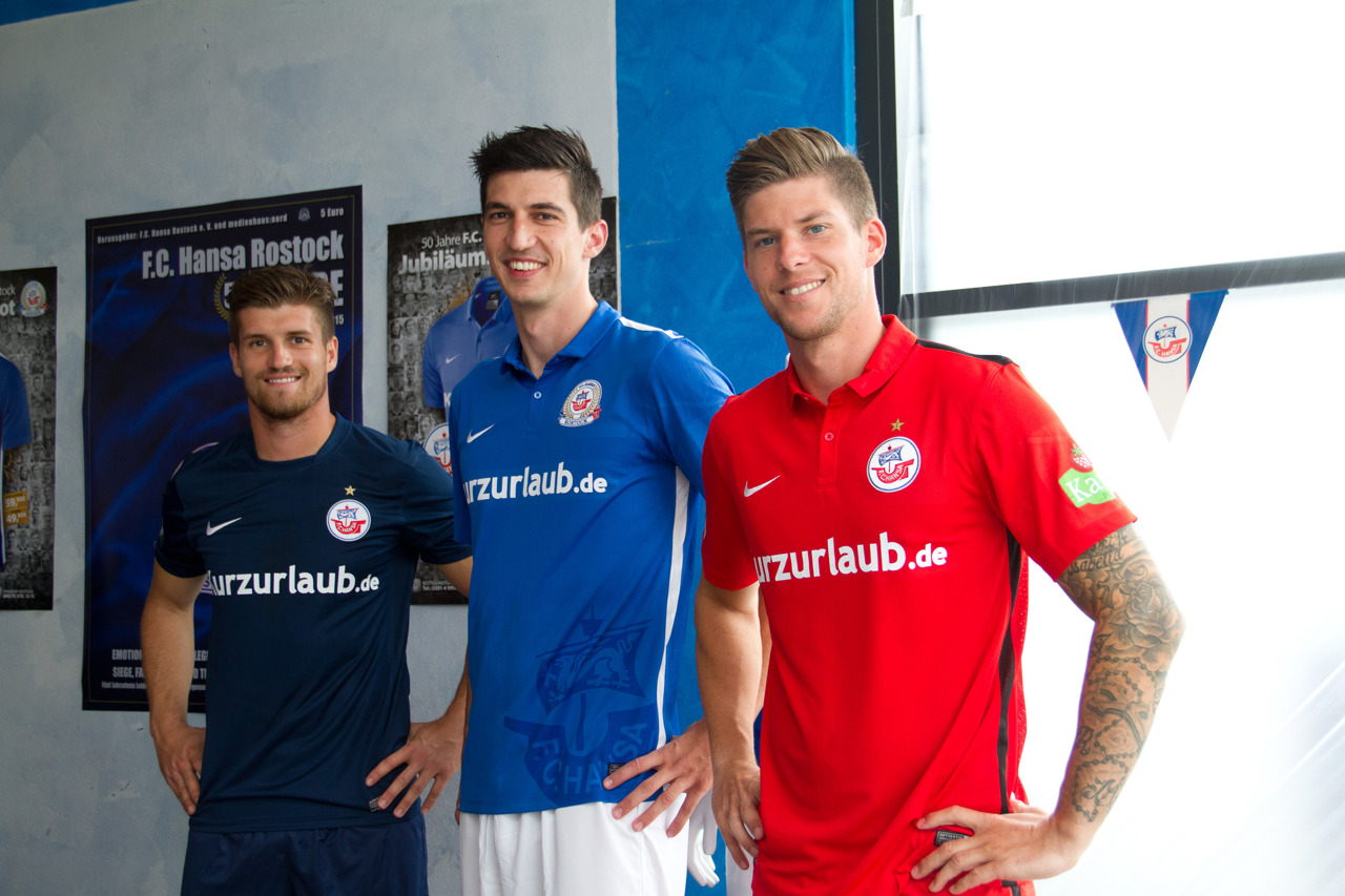 Die neuen Hansatrikots für die Spielzeit 2015/2016 - Christian Dorda, Marco Kofler und Julius Perstaller