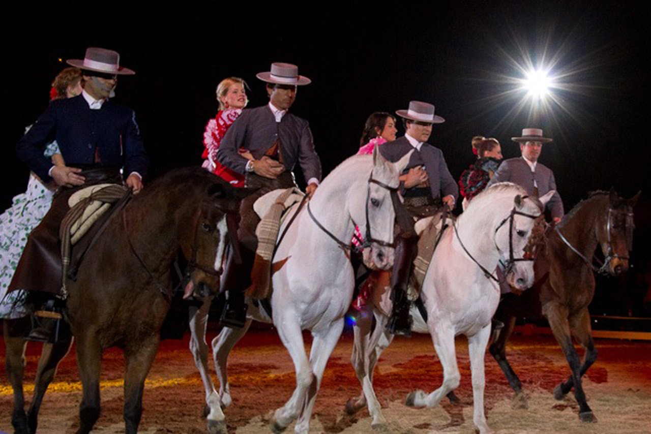 Die Familie López mit ihren Andalusiern bei der Feria