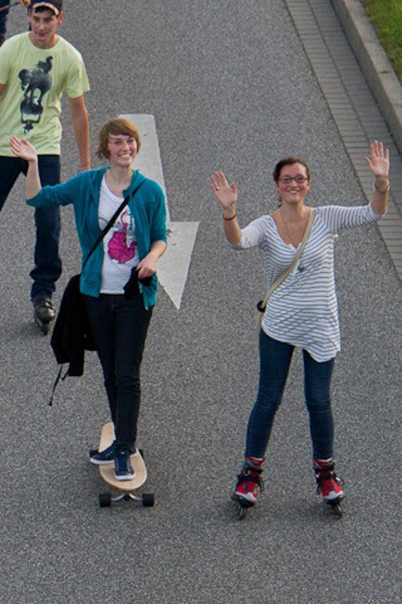 Rieke und Antje bei der Skaternight