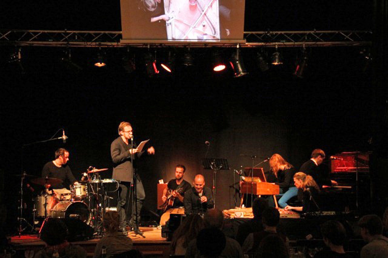 „Lily’s Ton und Träume 2012“ - Alle Beteiligten bei der gemeinsamen Jamsession im Peter-Weiss-Haus