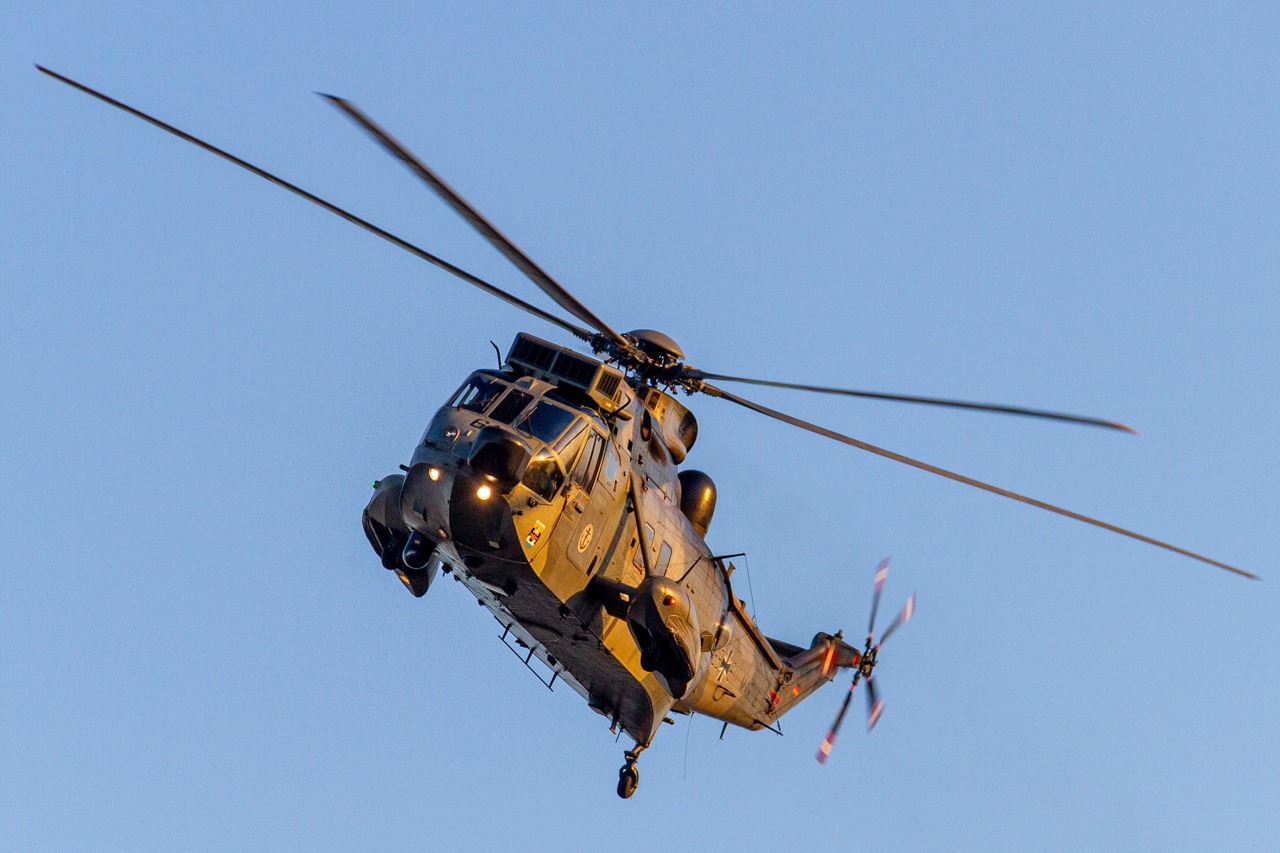 Sea King im Landeanflug auf das Rostocker Südstadt-Klinikum