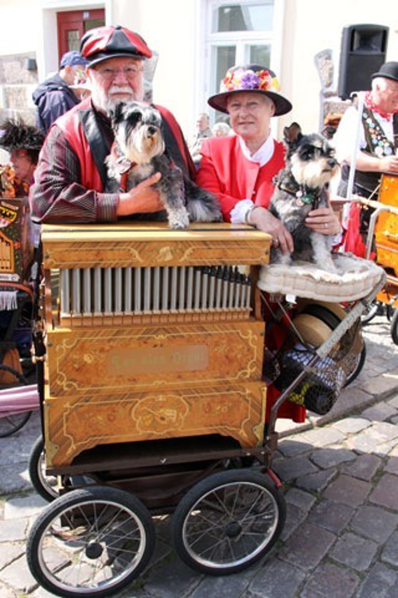 Drehorgelspieler in Warnemünde
