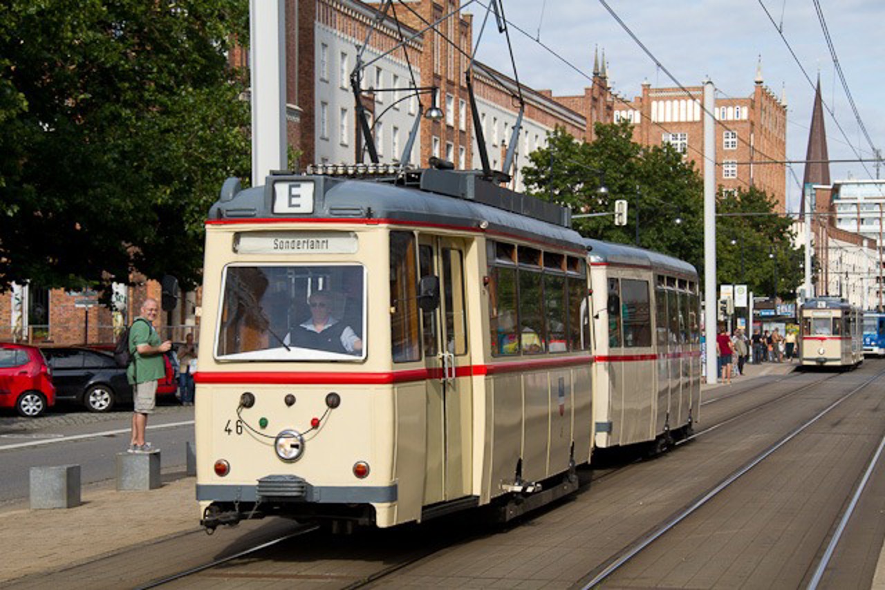 Triebwagen 46 mit Beiwagen 156