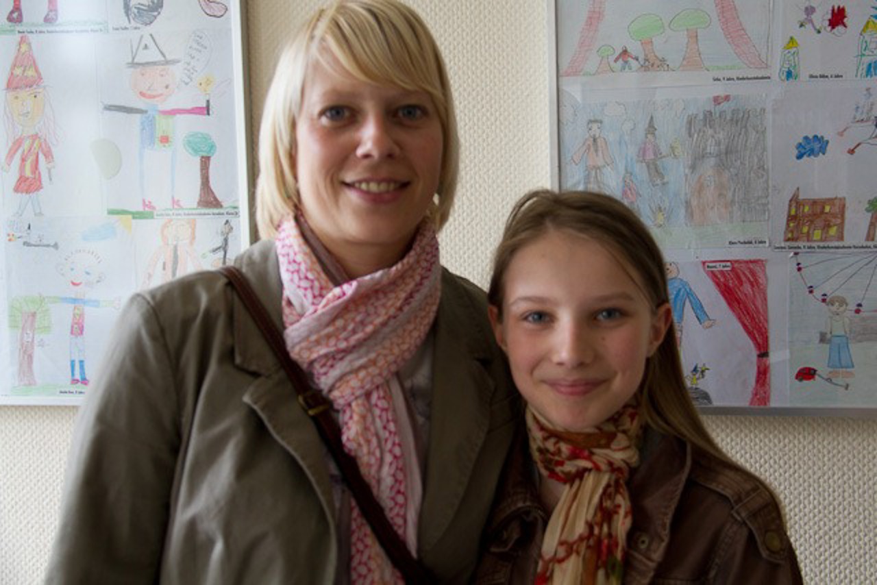 Theaterbesucher Vivien Sophie und ihre Mutter