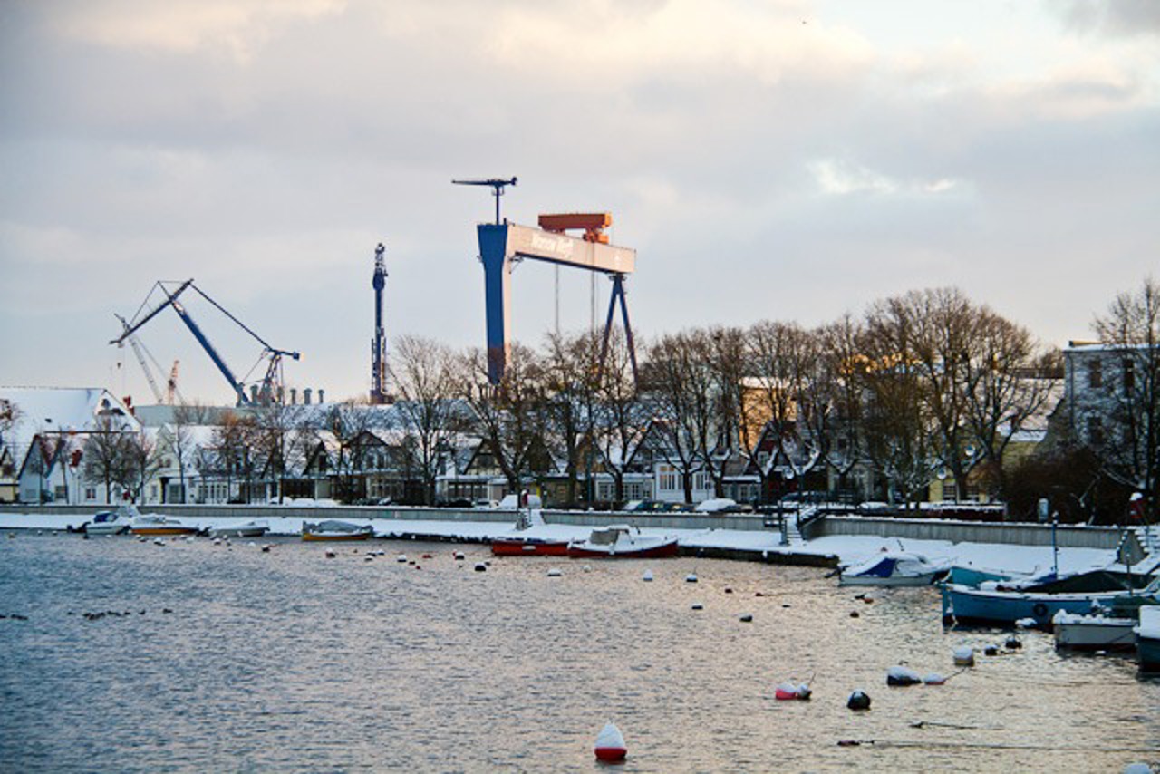 Alter Strom in Warnemünde im Winter