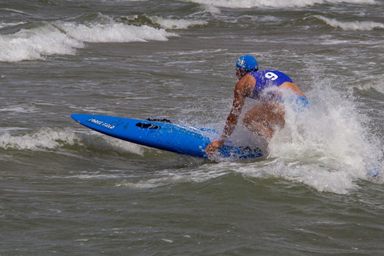 Italienischer Rettungssportler in Warnemünde