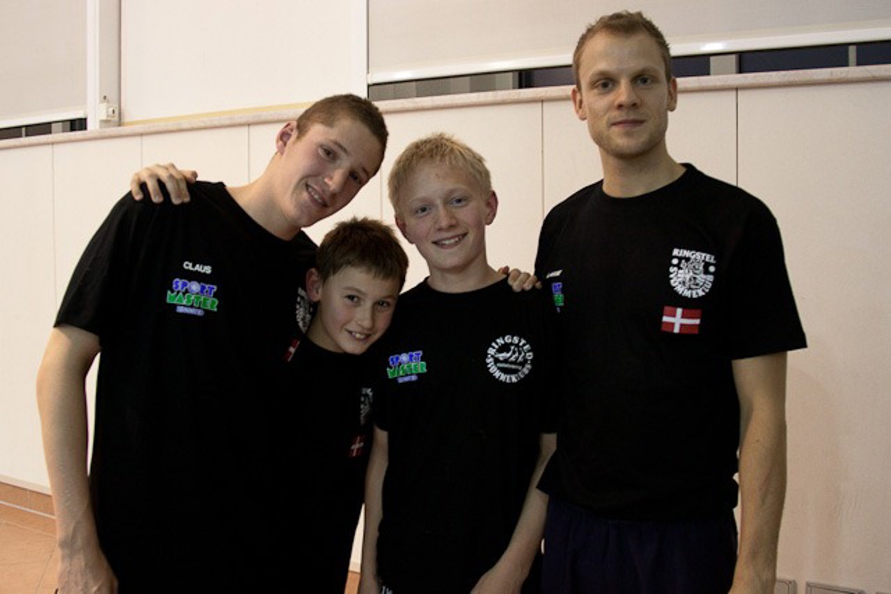 Claus, Magnus, Kasper und Trainer Lasse aus Dänemark