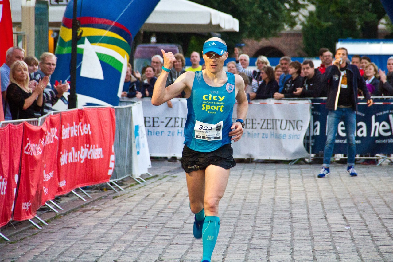 Carsten Tautorat gewinnt die Rostocker Marathonnacht 2017