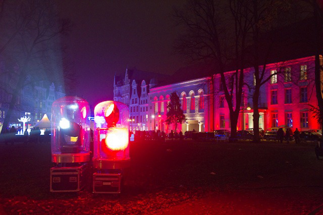 Leuchteffekte der Rostocker Lichtwoche 2011 auf dem Uniplatz