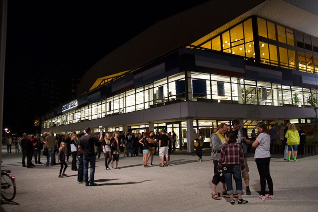 Stadthalle Rostock: Pressefotografen mussten draußen bleiben. Für Websites grundsätzlich und auch Printmedien mussten sich auf strenge Einschränkungen einlassen, wenn sie Die Ärzte auf der Bühne ablichten wollten