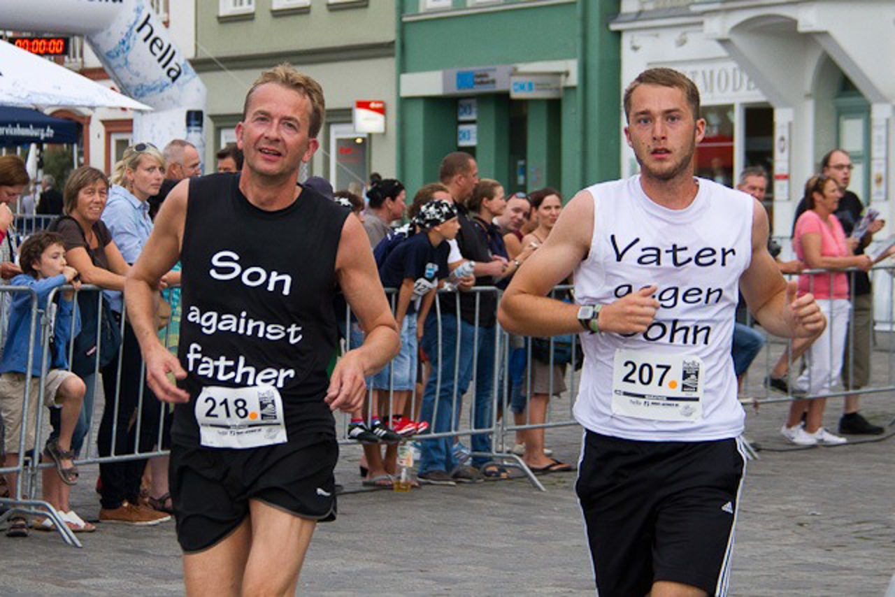 Vater und Sohn liefen gemeinsam bis über die Ziellinie