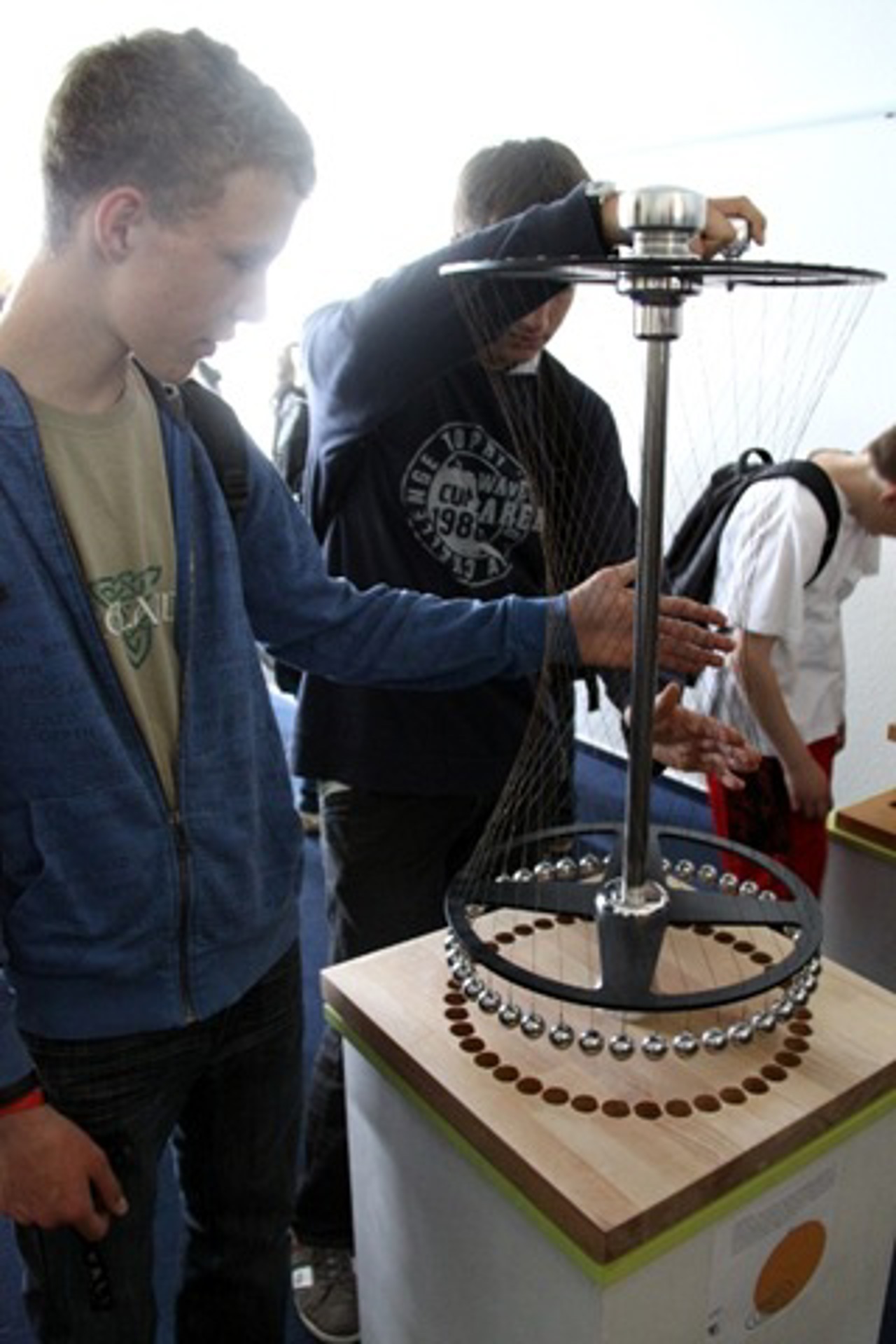Physikalische Experimente beim Tag der Technik