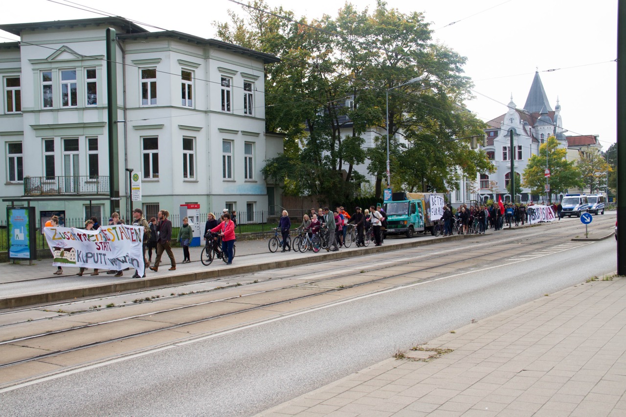 Demo für den Erhalt des Elisabethheims in der Ulmenstraße