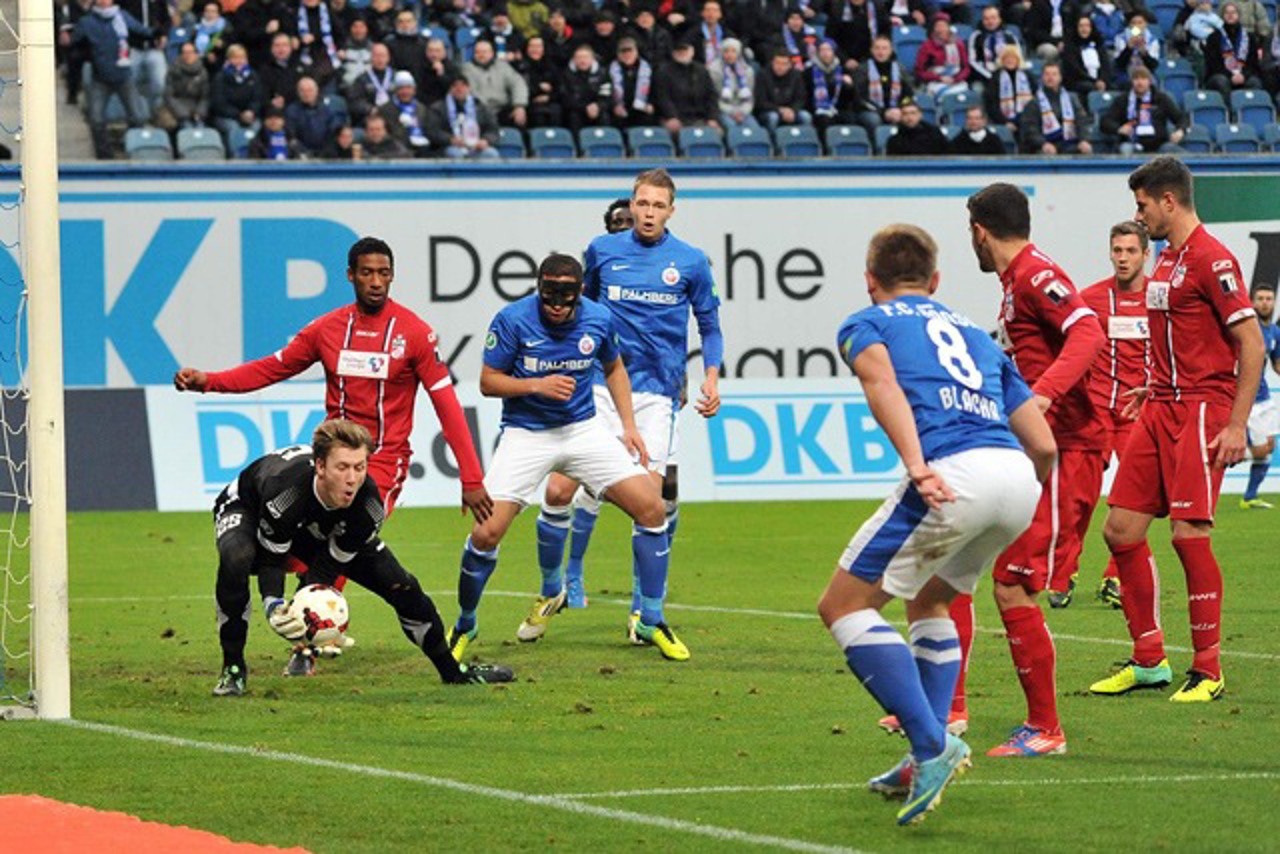 Hansa Rostock besiegt Rot-Weiß Erfurt mit 1:0