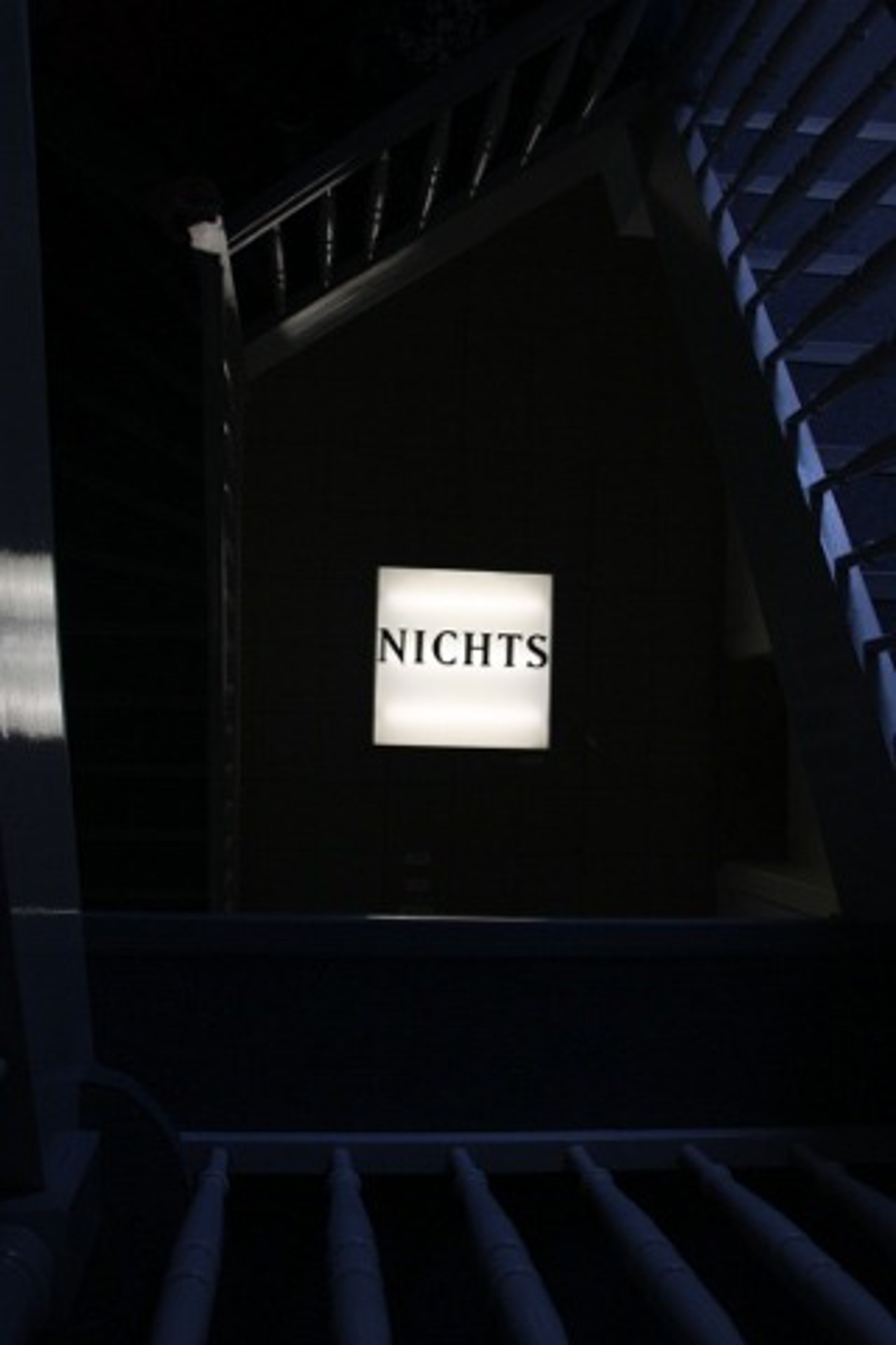 Installation von Esther Dittmer in einem Treppenhaus