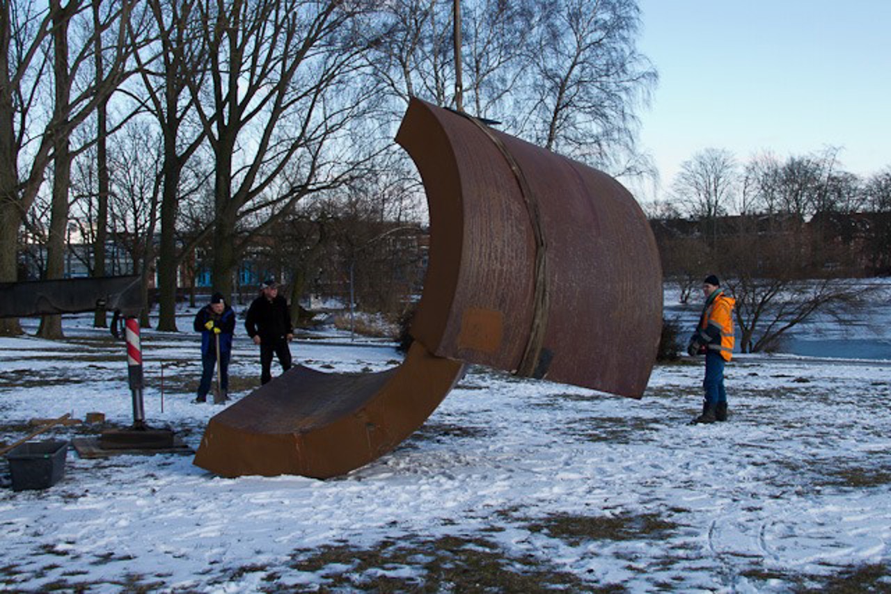 Stahlskulptur von Thomas Röthel am Schwanenteich
