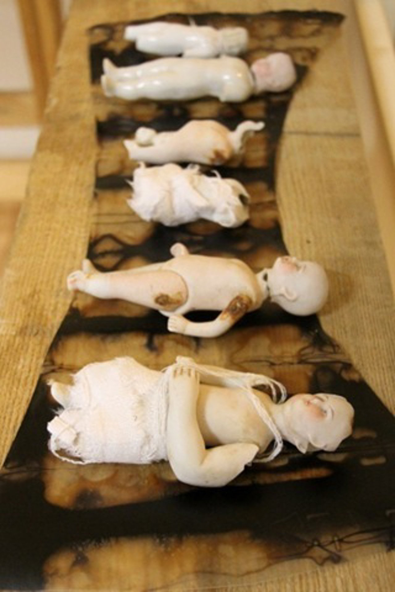 Alte Porzellanpuppen werden zu Kunst