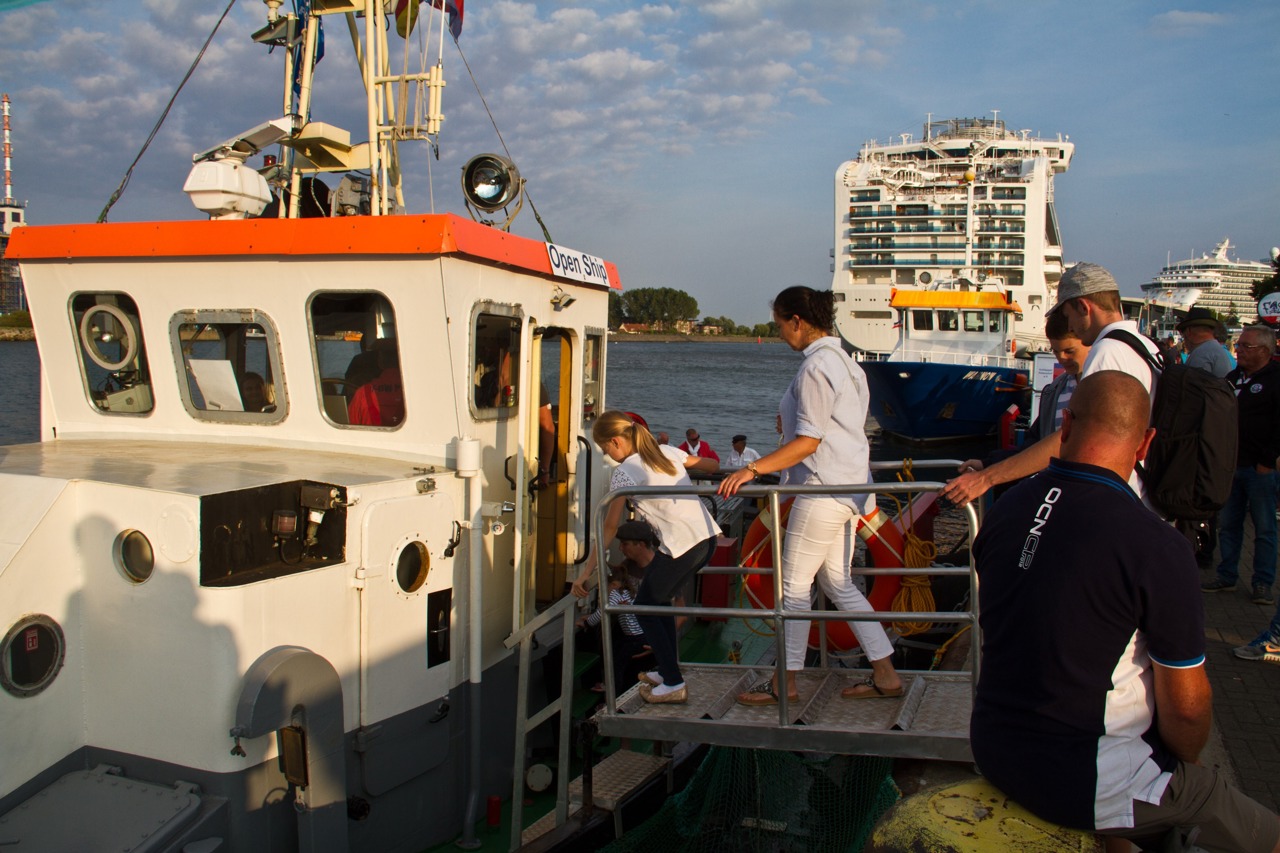 Open Ship auf dem historischen Schlepper Petersdorf