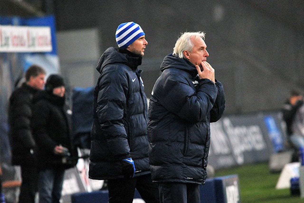 Wie lange bleibt Peter Vollmann noch Trainer bei Hansa Rostock?