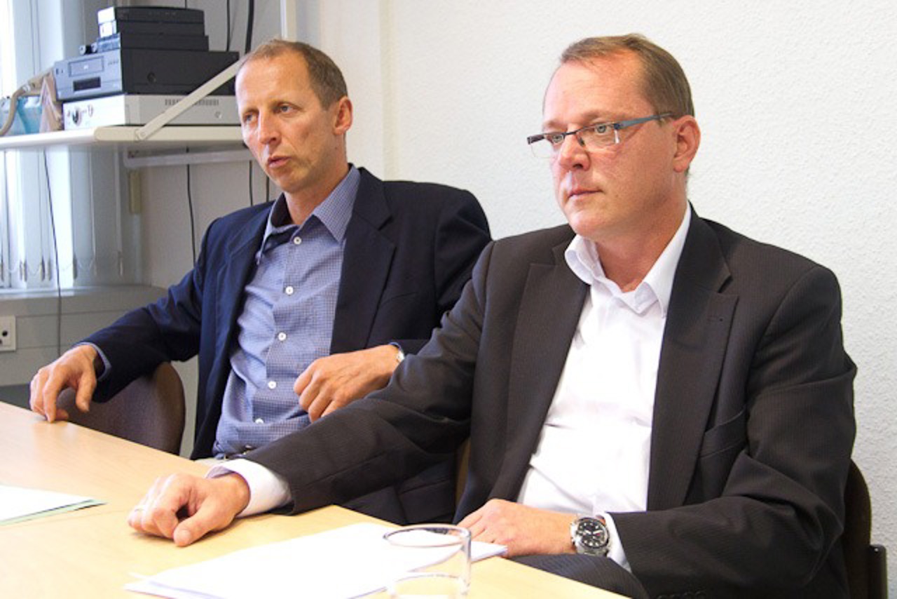 Dr. Dr. Malte Philipp und Maik Graske von der Fraktion Für Rostock versprechen sich größere Gestaltungsmöglichkeiten, wenn das Theater wieder ein Amt ist.