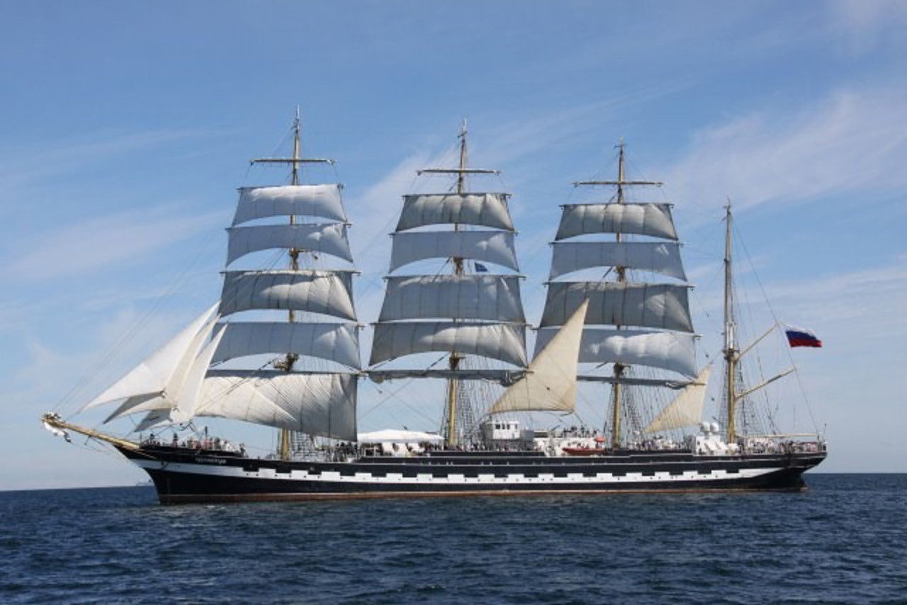 Kruzenshtern hat erst für London zugesagt und ist dann doch nach Warnemünde gekommen.