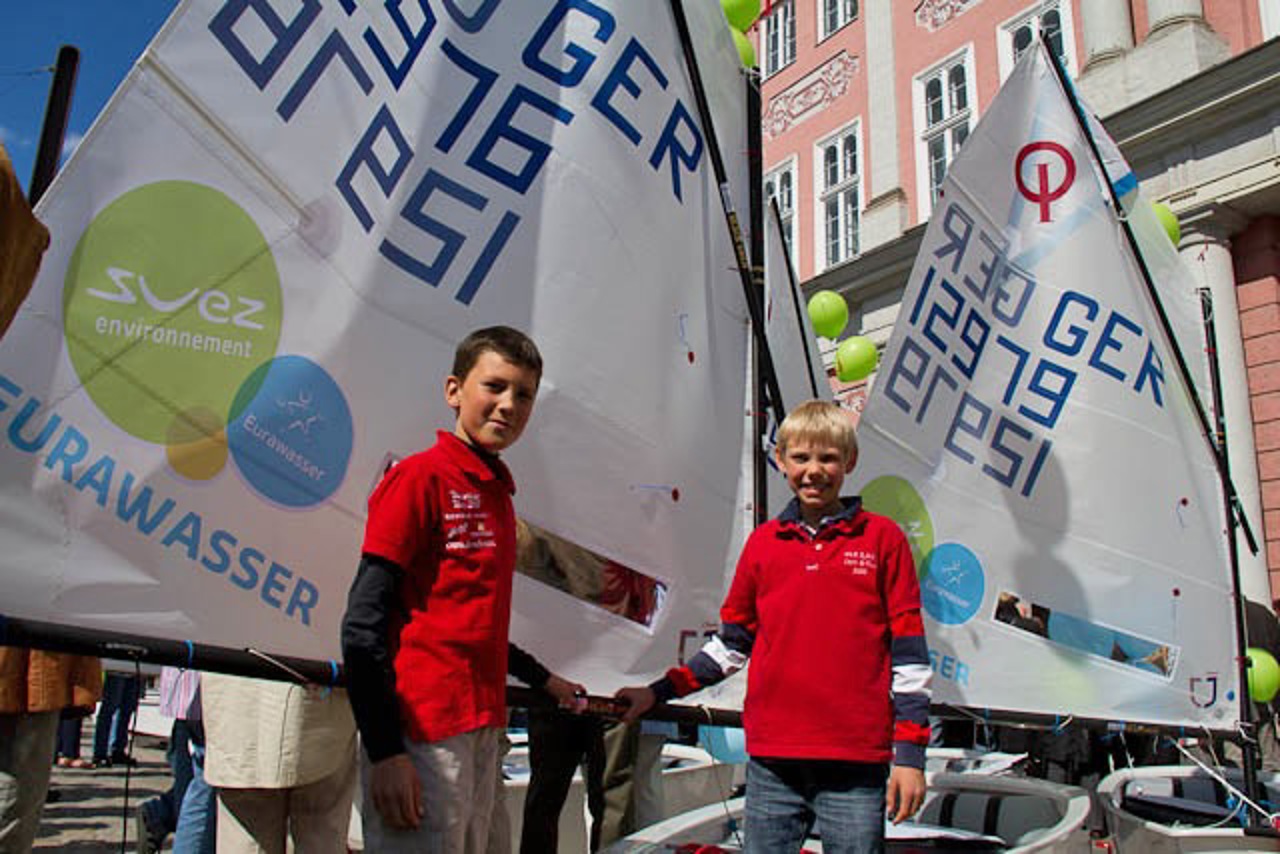 Paul Arp (10) und Lennart Kuss (11) vom Warnemünder Segel-Club