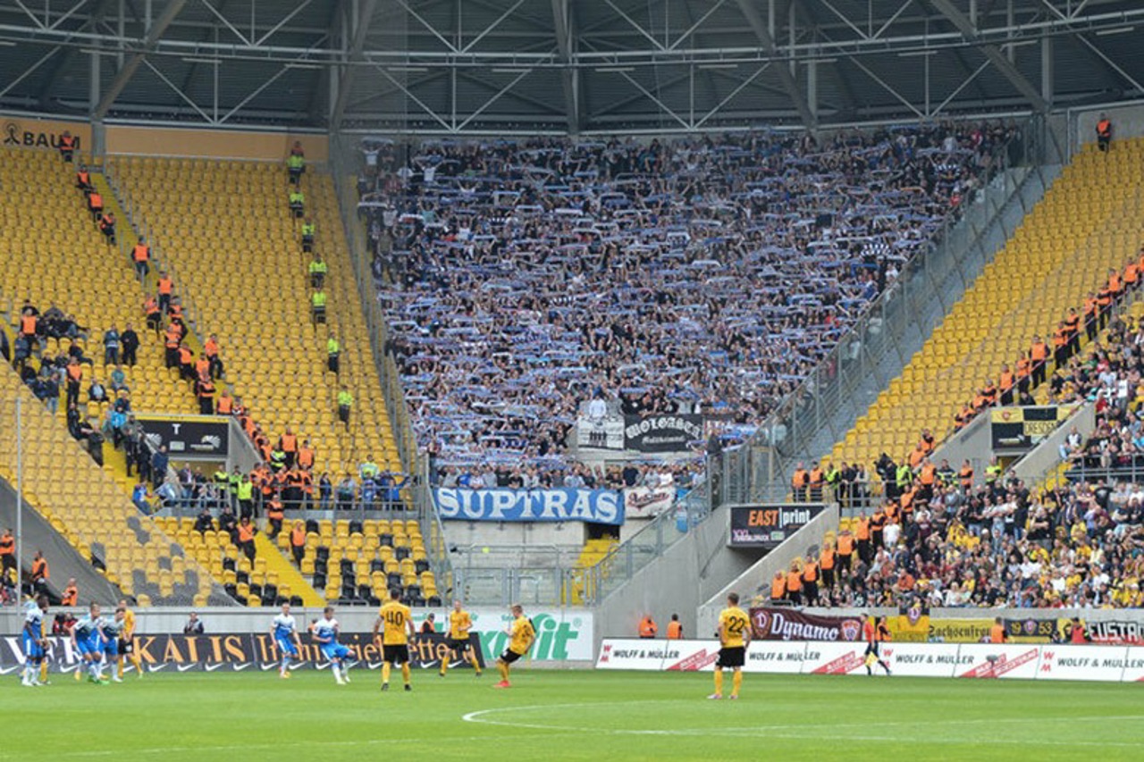 Hansa-Fans beim Saisonfinale in Dresden (Foto: Dehli-News / Dennis Hetzschold)