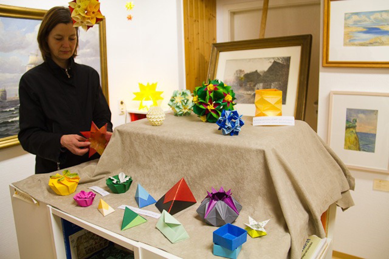 Origami-Kunst im Antiquariat in der ehemaligen Altstadtdrogerie