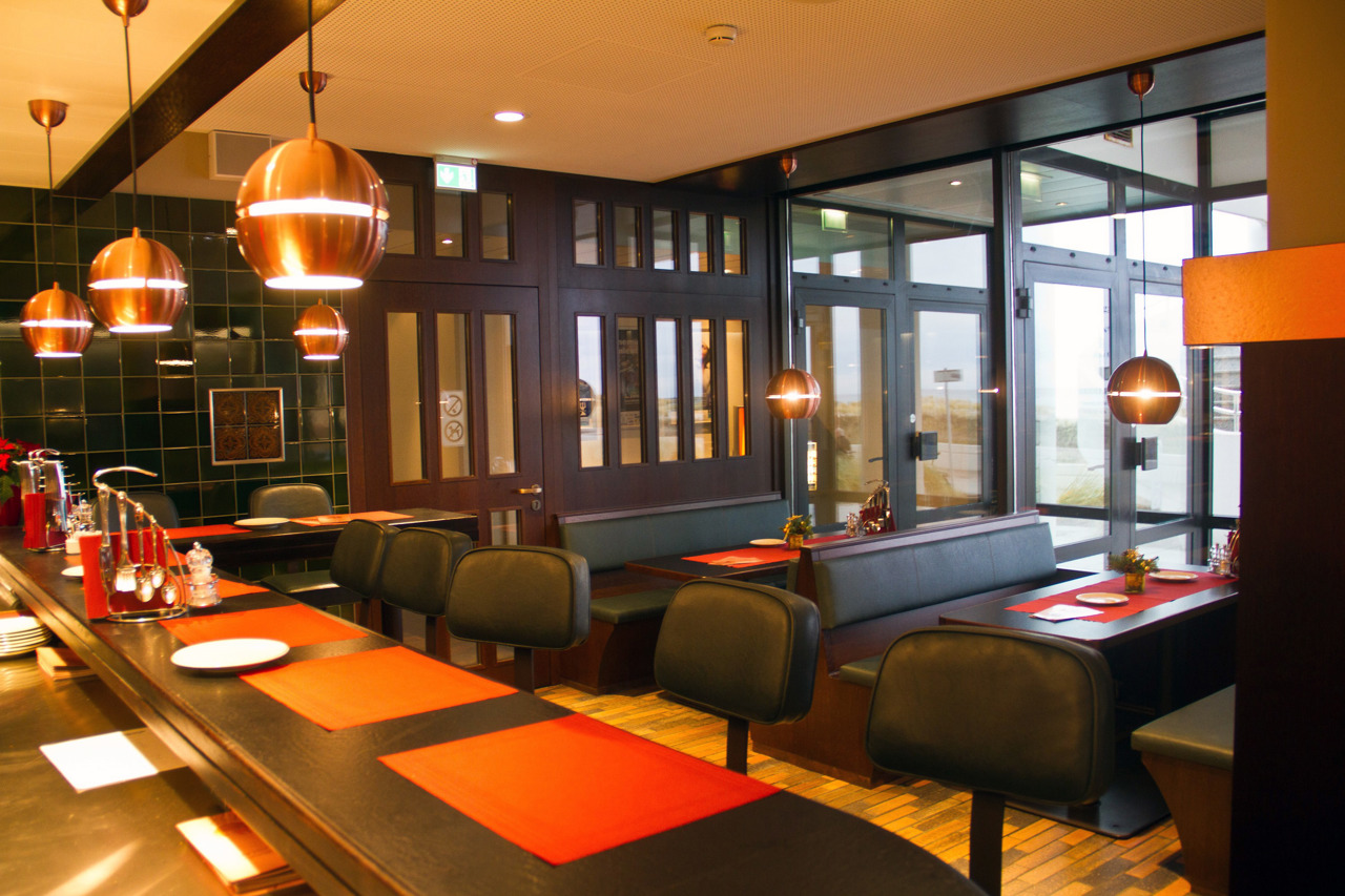 Gastraum der Broiler-Bar im Hotel Neptun