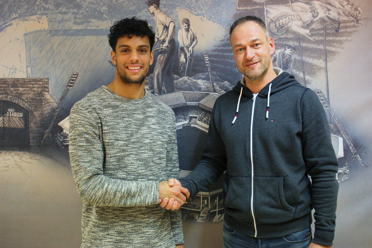 Innenverteidiger Joshua Nadeau (l.) und Hansa-Sportdirektor René Schneider (Foto: F.C. Hansa Rostock)