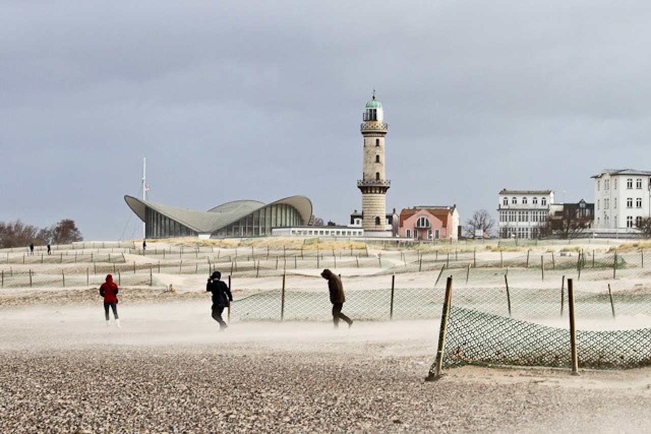 Sturmtief Xaver fegt über Warnemünde hinweg