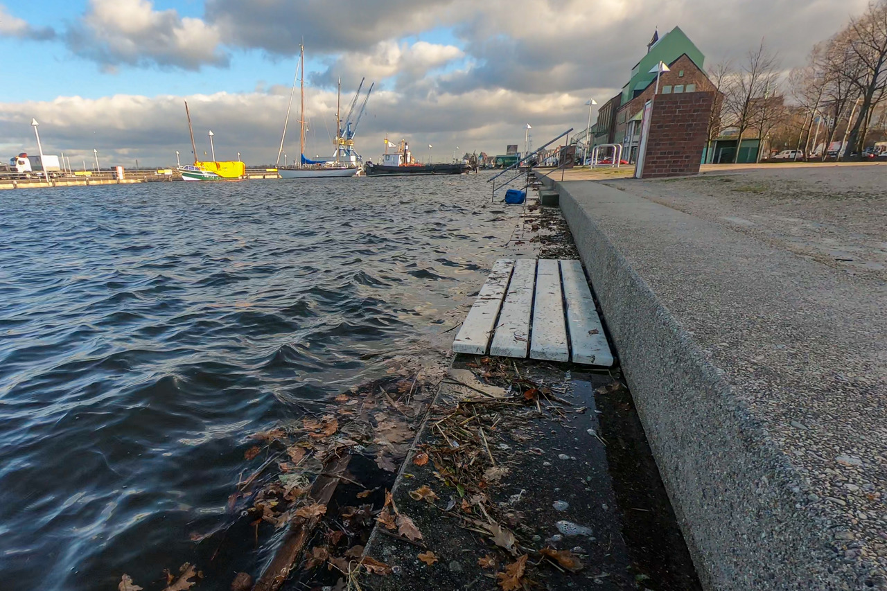 Sturmflut am 2. Januar 2019 im Stadthafen Rostock (Foto: Archiv)