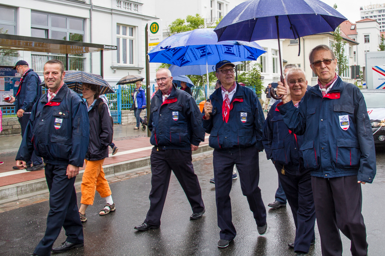 Der Shantychor „Luv un Lee“ beim Niegen Ümgang