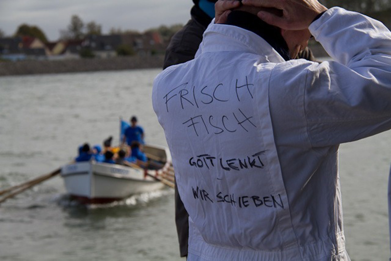 Frischfisch Team  beim Kutterpullen in Warnemünde