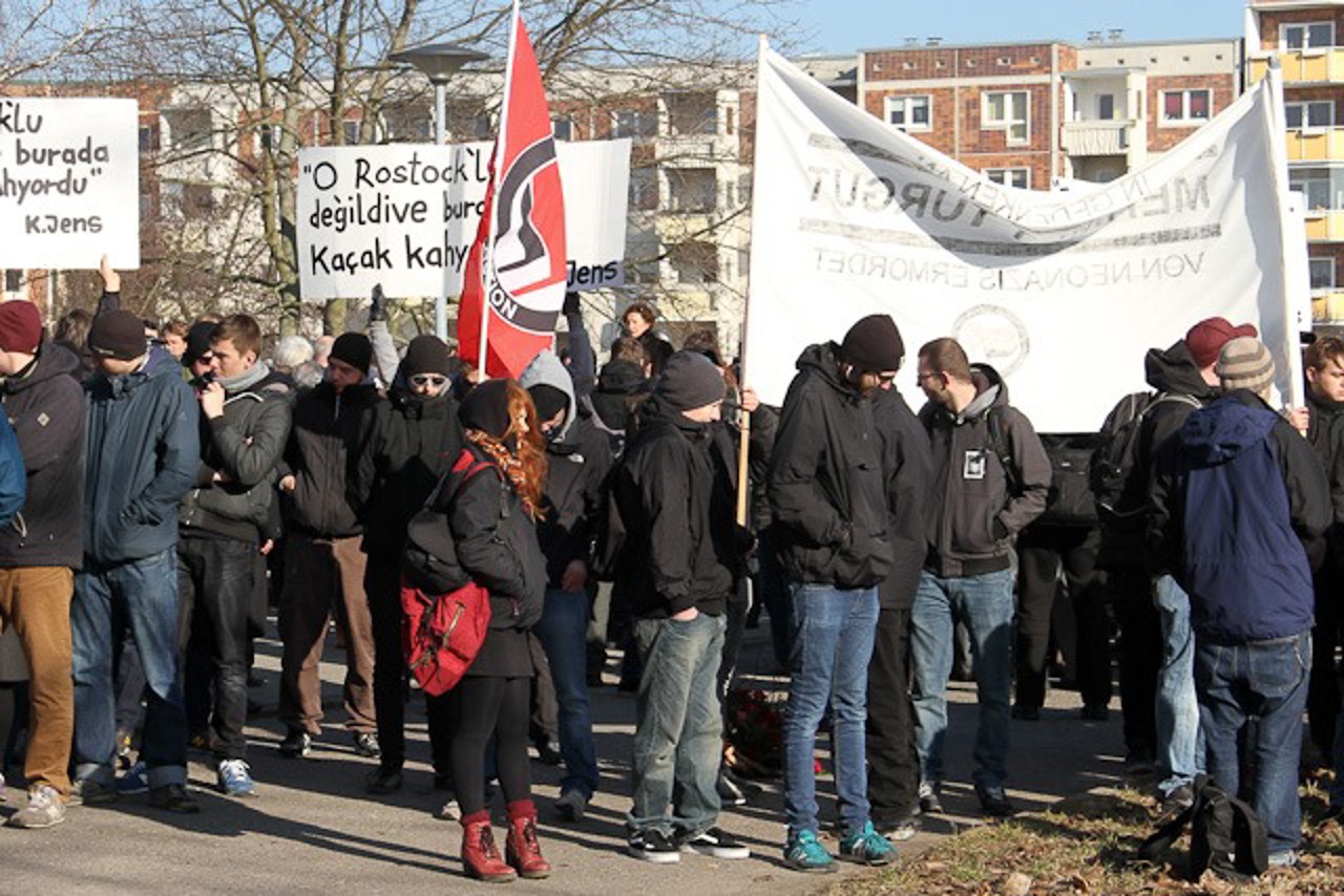 Einige Einweihungsgäste wandten sich demonstrativ ab, als Karina Jens sprach.