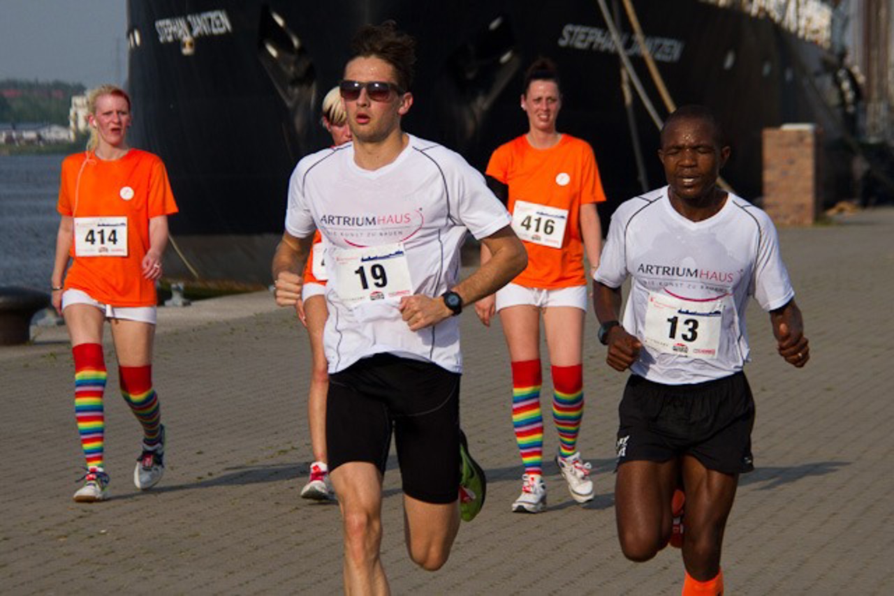 Paul Schmidt und Peter Fane im Stadthafen beim Firmenlauf 2013