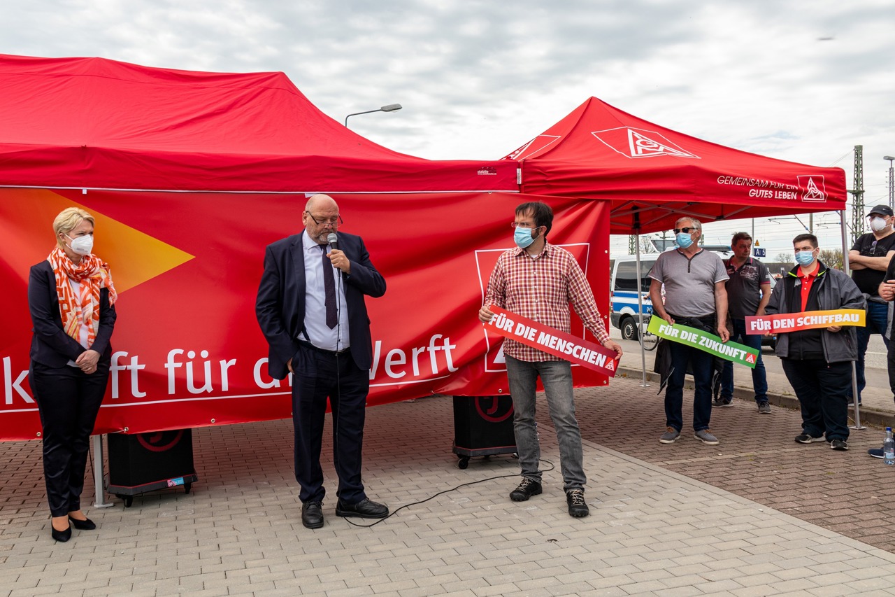 Ministerpräsidentin Manuela Schwesig und Wirtschaftsminister Harry Glawe stellten Hilfen für MV Werften in Aussicht