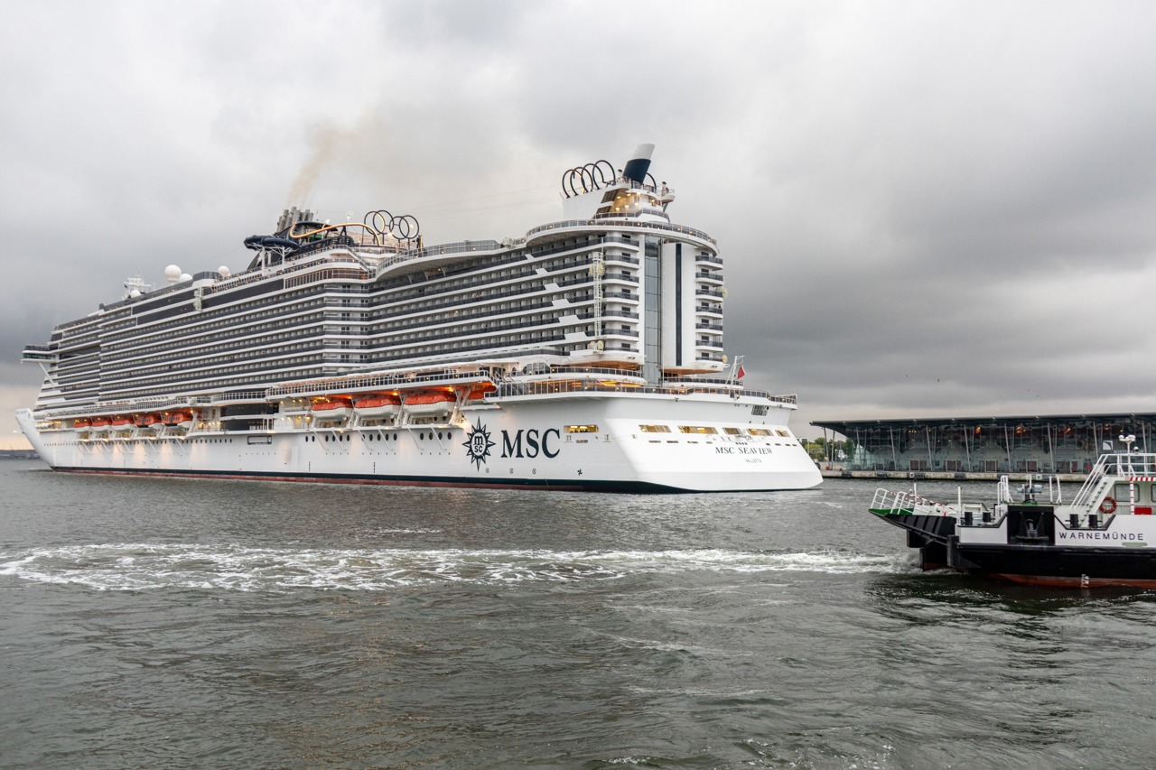 „MSC Seaview“ im Kreuzfahrthafen Rostock-Warnemünde