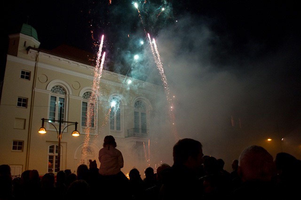 Mit einem Barockfeuerwerk wurde die 10. Rostocker Lichtwoche eröffnet