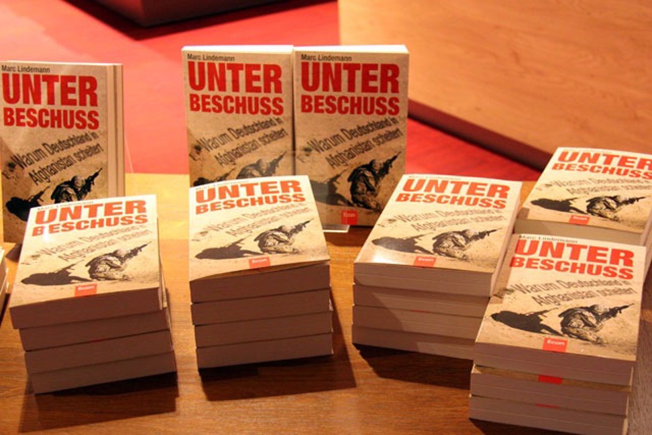 „Unter_Beschuss“ von Marc Lindemann
