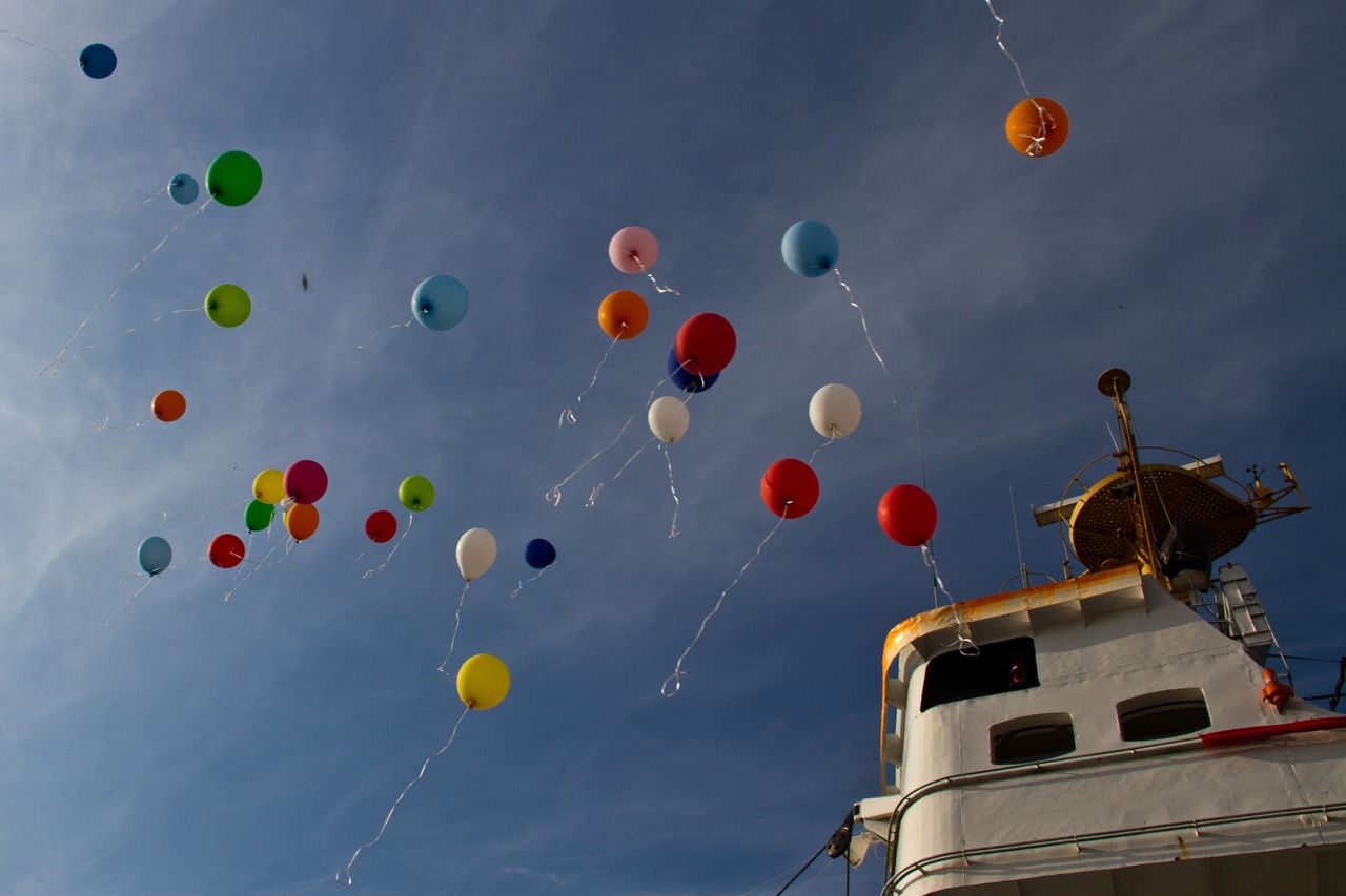 Luftballons zum Start der Hanse Sail