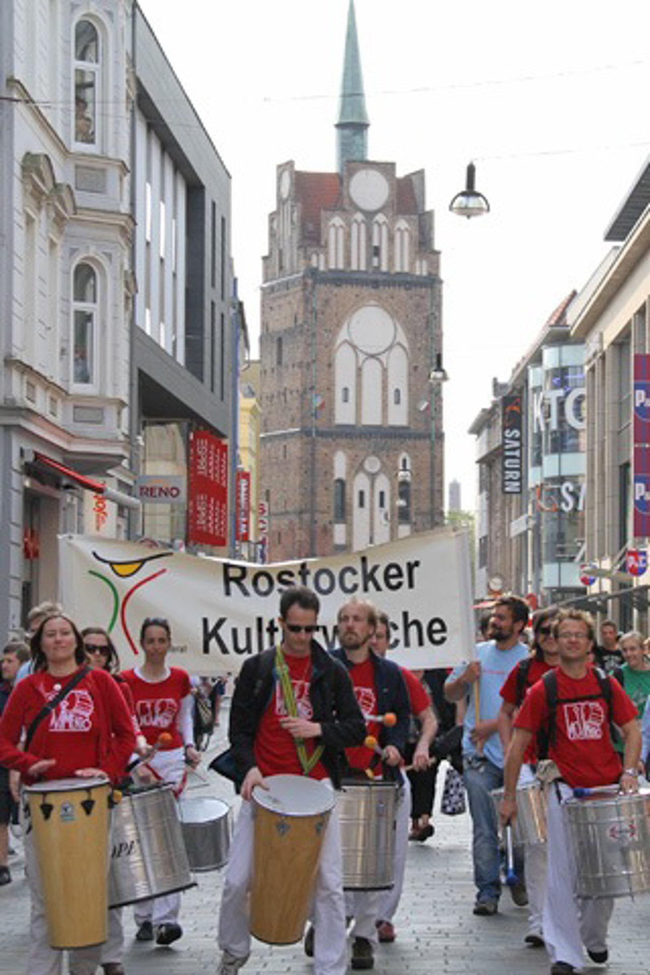 Movimento wirbt in der Kröpeliner Straße für die Rostocker Kulturwoche