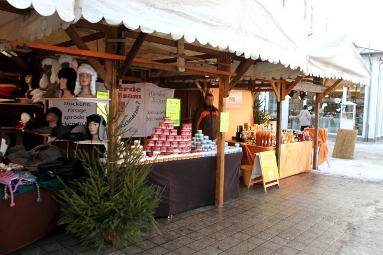 Einheimische Köstlichkeiten bei der Wintertaverne