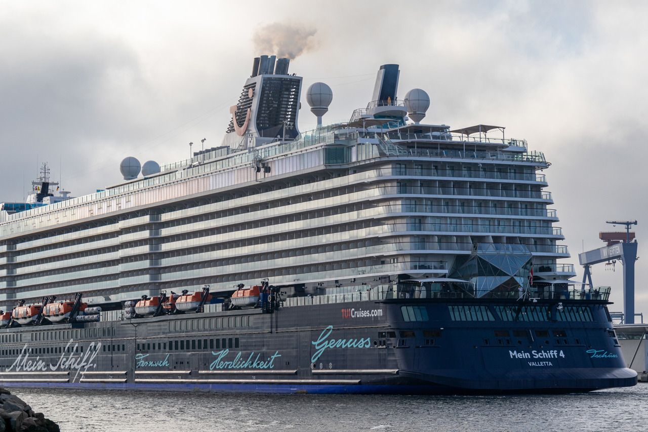 Mein Schiff 4