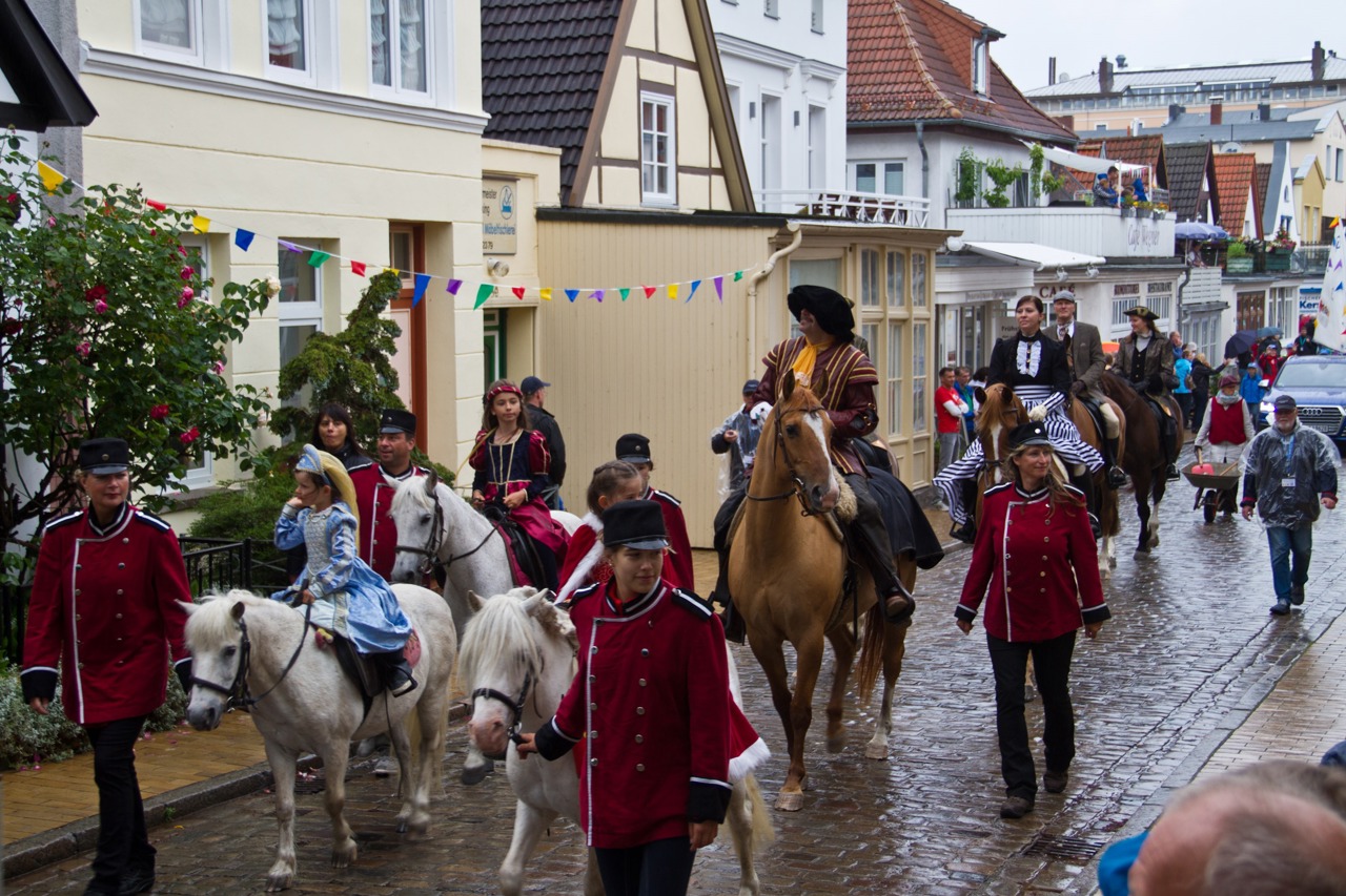 Historische Figuren aus Warnemünde