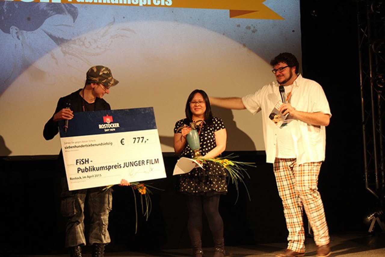 Robert Banning und Verena Klinger erhalten den Publikumspreis beim FiSH 2015 für ihren Animations-Film „wHole“, Foto: FiSH, Patrick Hinz