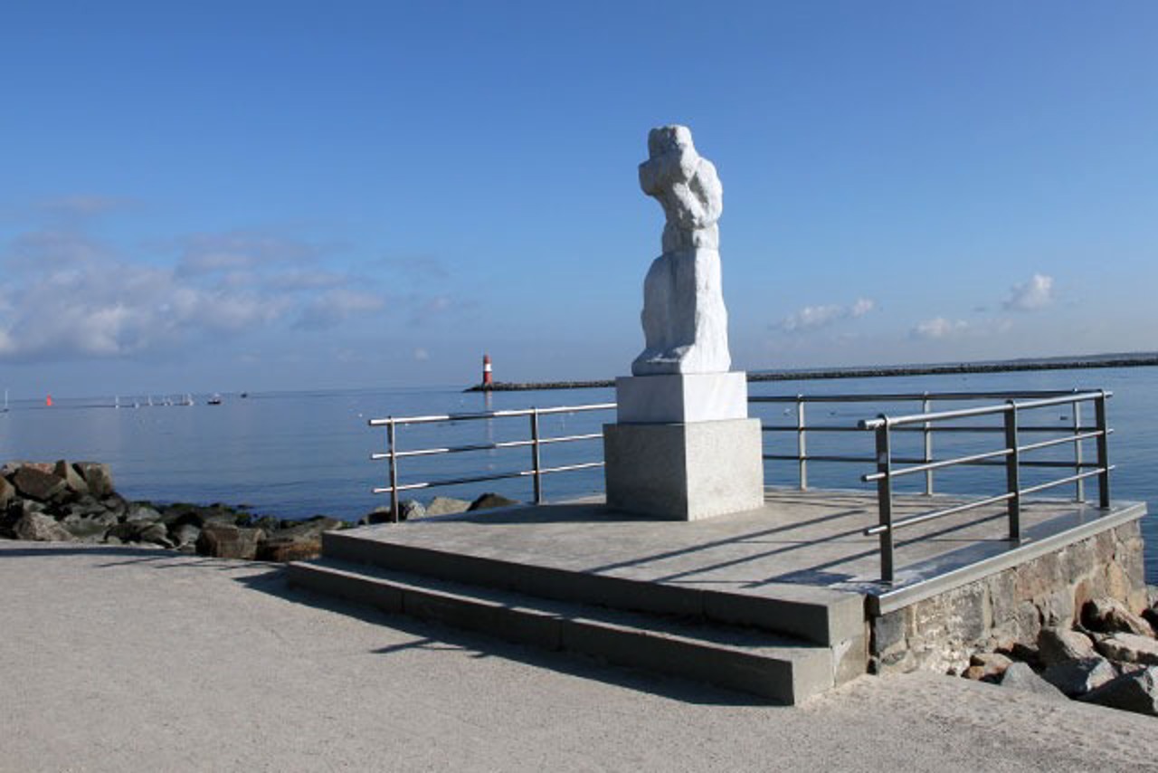 "Große Stehende" von Werner Stötzer auf der Westmole