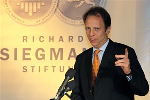 Verleihung der Richard-Siegmann-Medaille: Prof. Hans Fleisch bei der Festrede