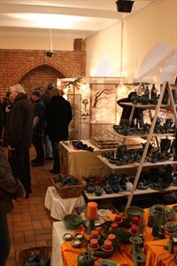 12. Kunsthandwerker-Weihnachtsmarkt in der Petrikirche Rostock