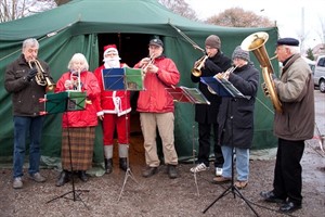 Musikalisches Programm beim Weihnachtstauchen